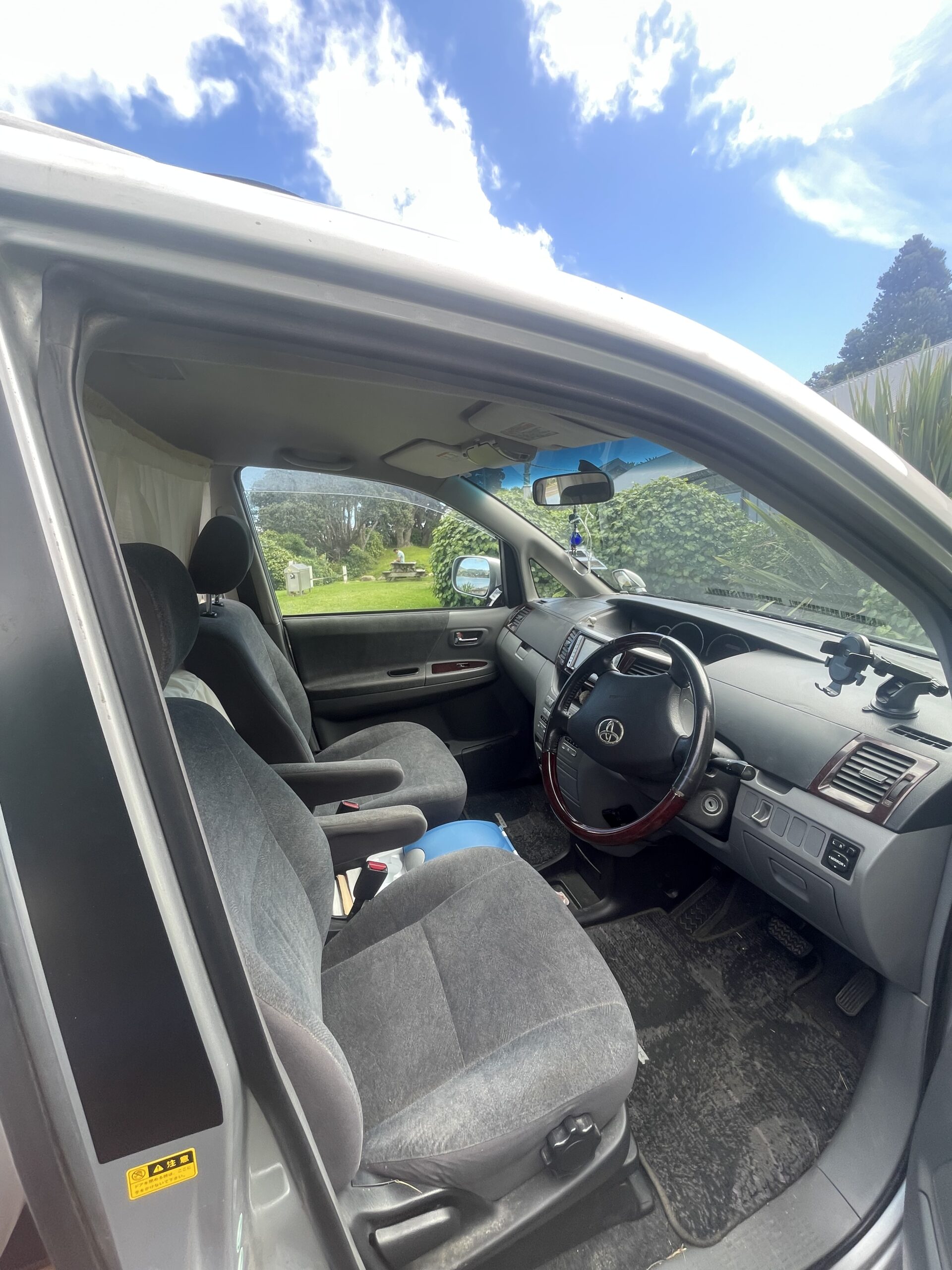 Beautiful winterproof campervan – Toyota Noah 2007