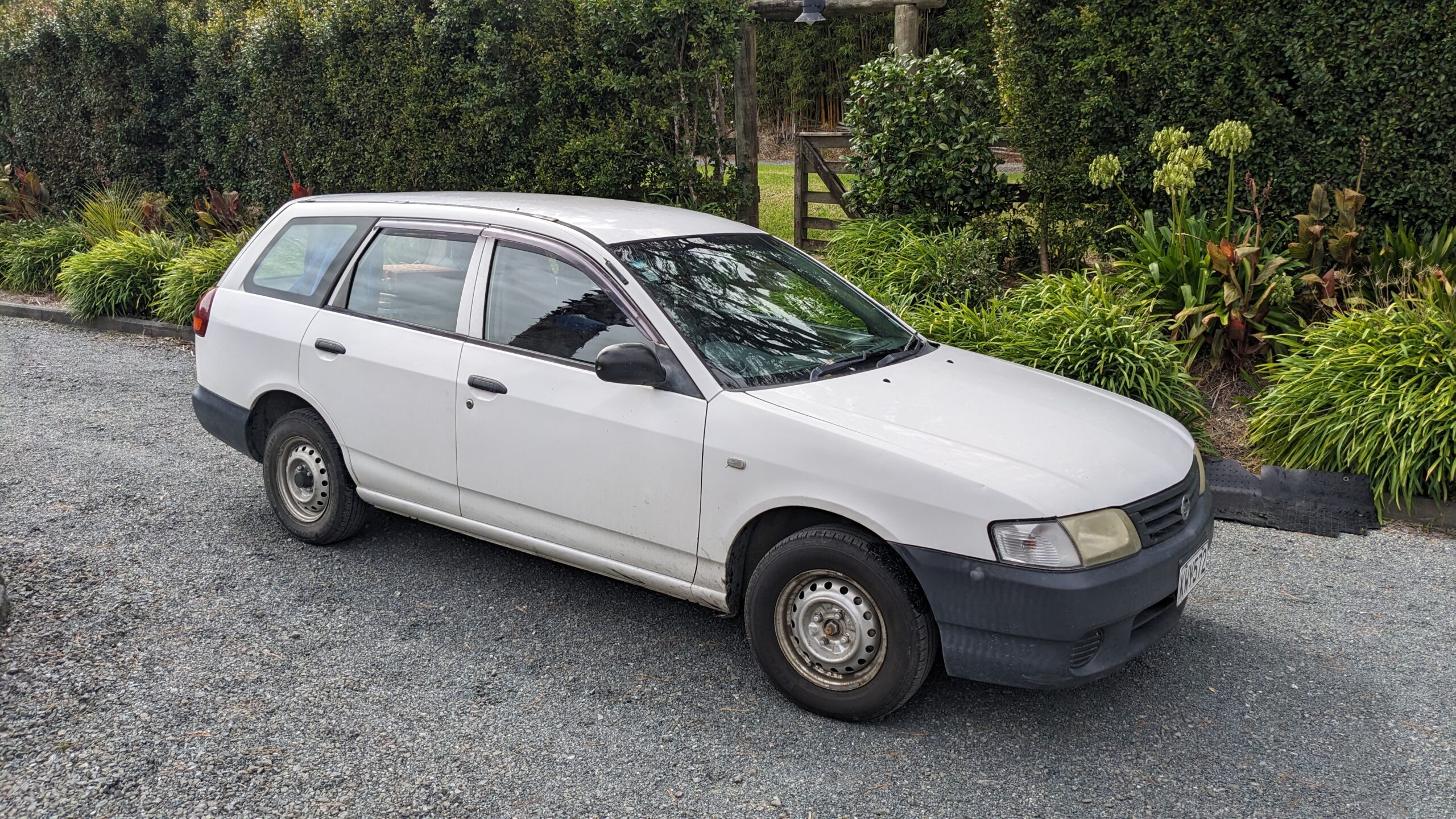 2006 NISSAN AD SELF CONTAINED