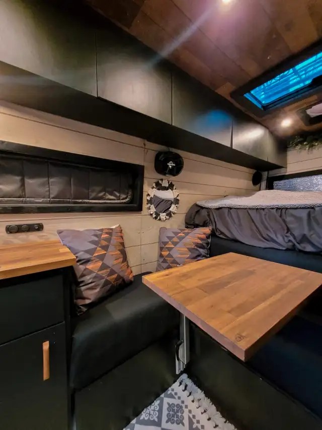 2004 Dodge Sprinter 3500 converted campervan