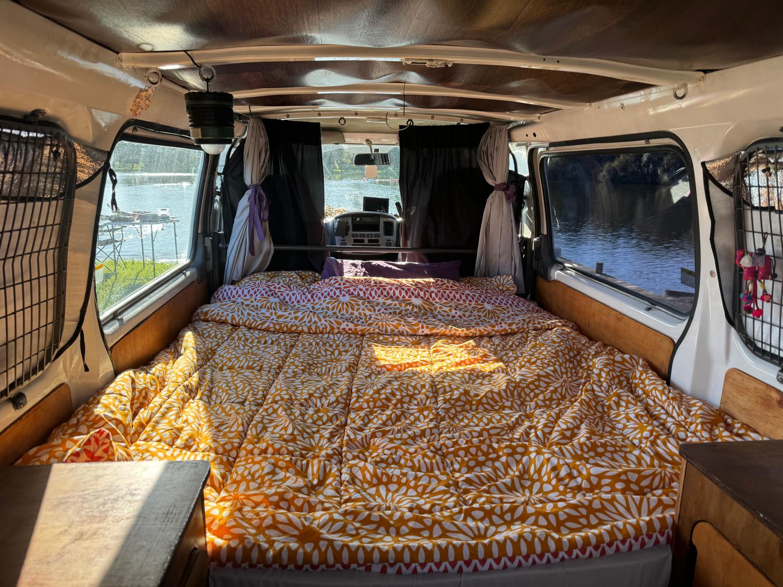 Isuzu como 2008 sc van