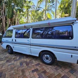 1992 Mazda E2000 Poptop Campervan