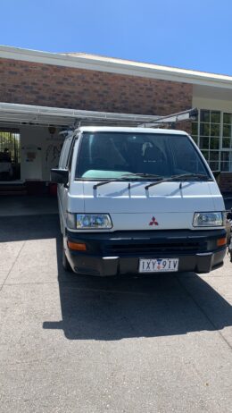 Mitsubishi Express 2009
