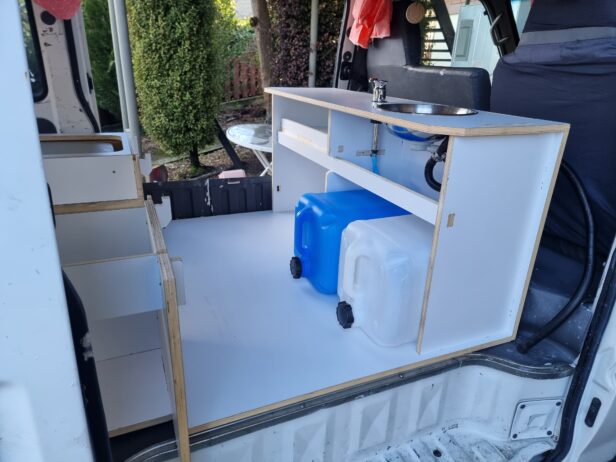 Mazda Bongo 2008 in great mechanical condition