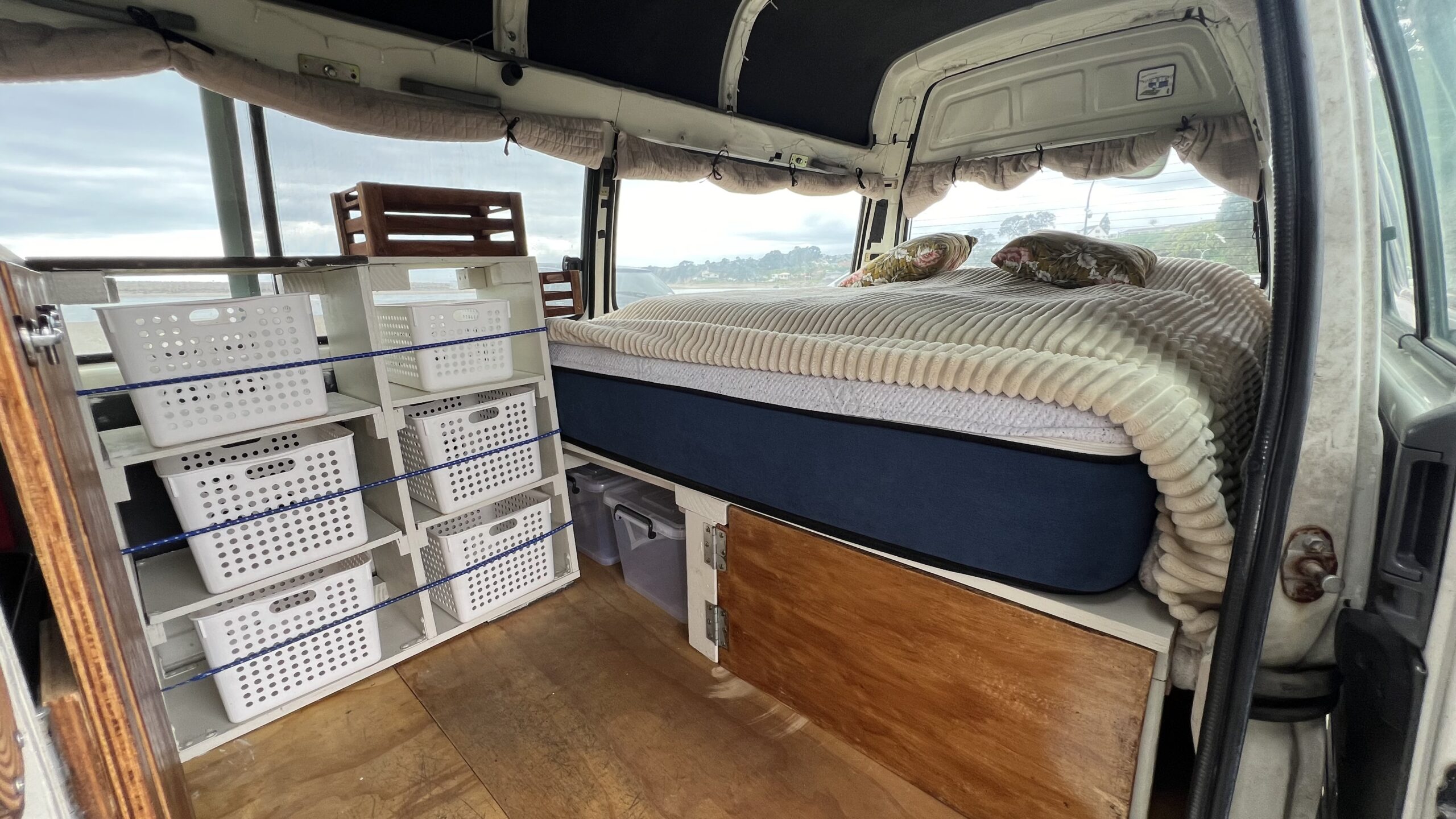 Toyota Hiace 1997 high roof long wheel