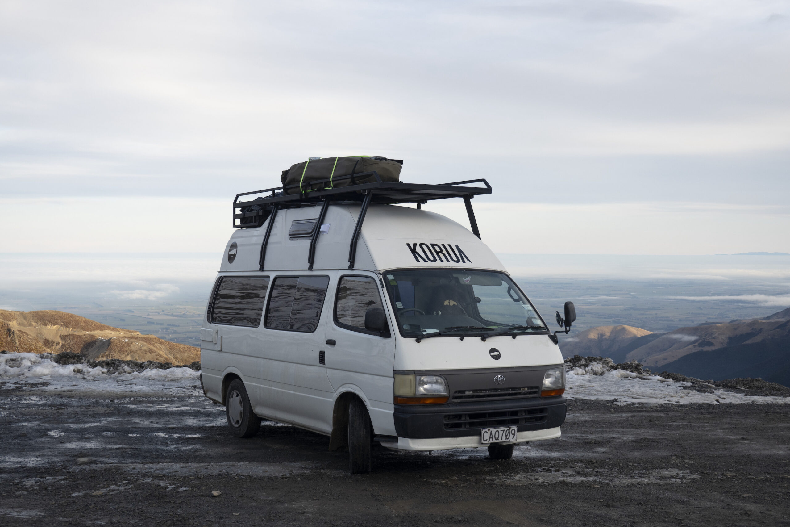 Toyota Hiace 1994 | High Roof | Solar Panel | Roof Rack