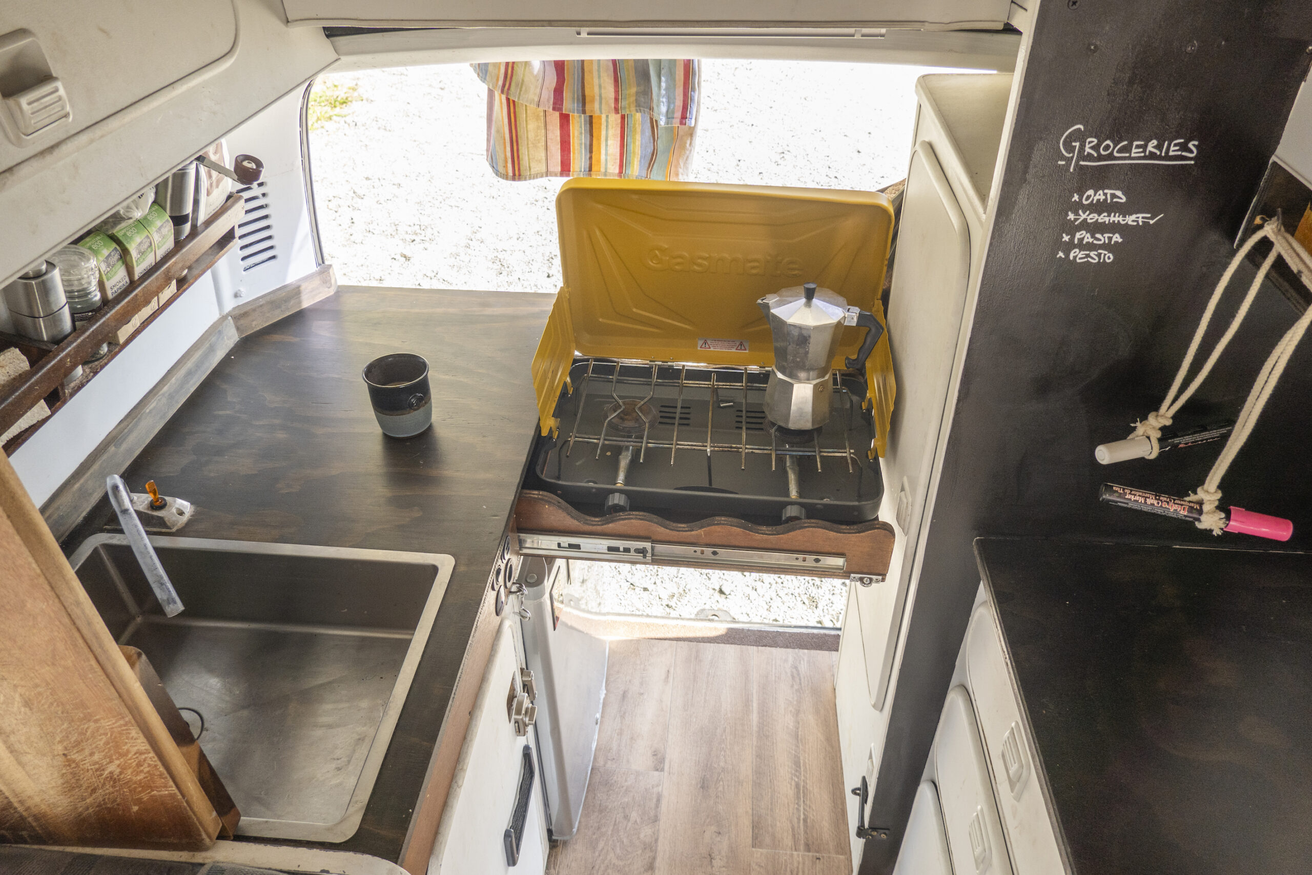 Toyota Hiace 1994 | High Roof | Solar Panel | Roof Rack