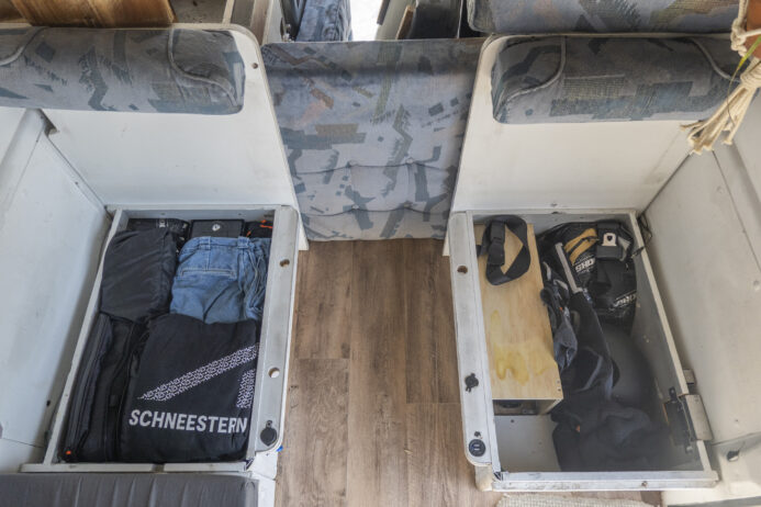 Toyota Hiace 1994 | High Roof | Solar Panel | Roof Rack