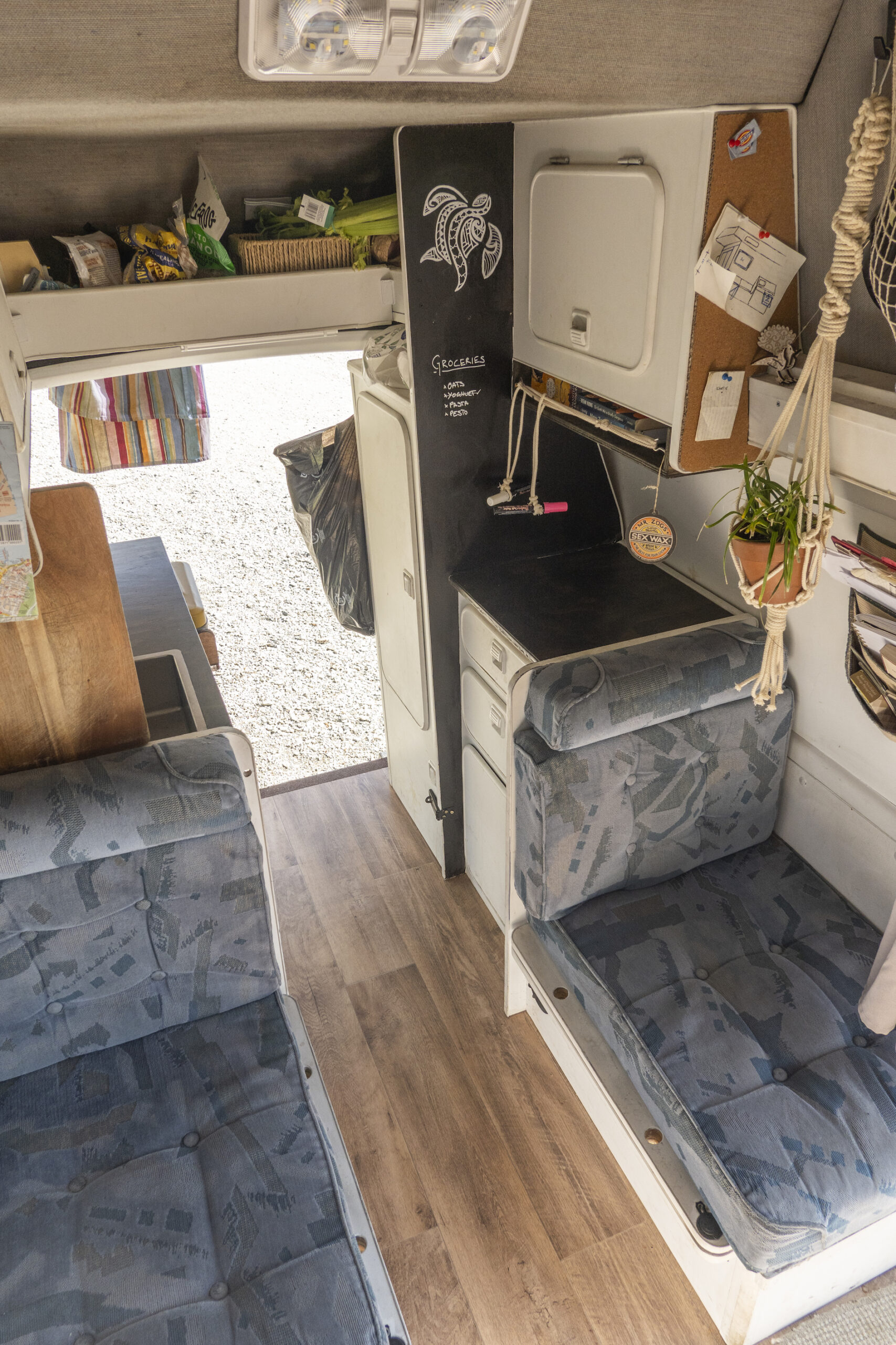 Toyota Hiace 1994 | High Roof | Solar Panel | Roof Rack