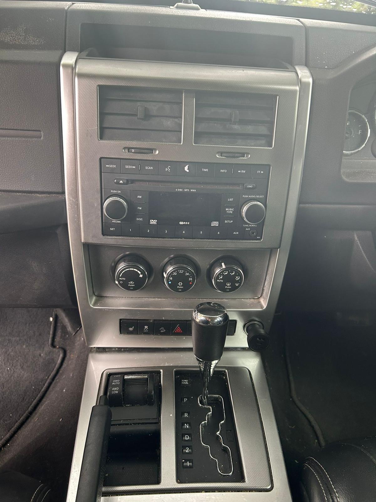 JEEP CHEROKEE 2010