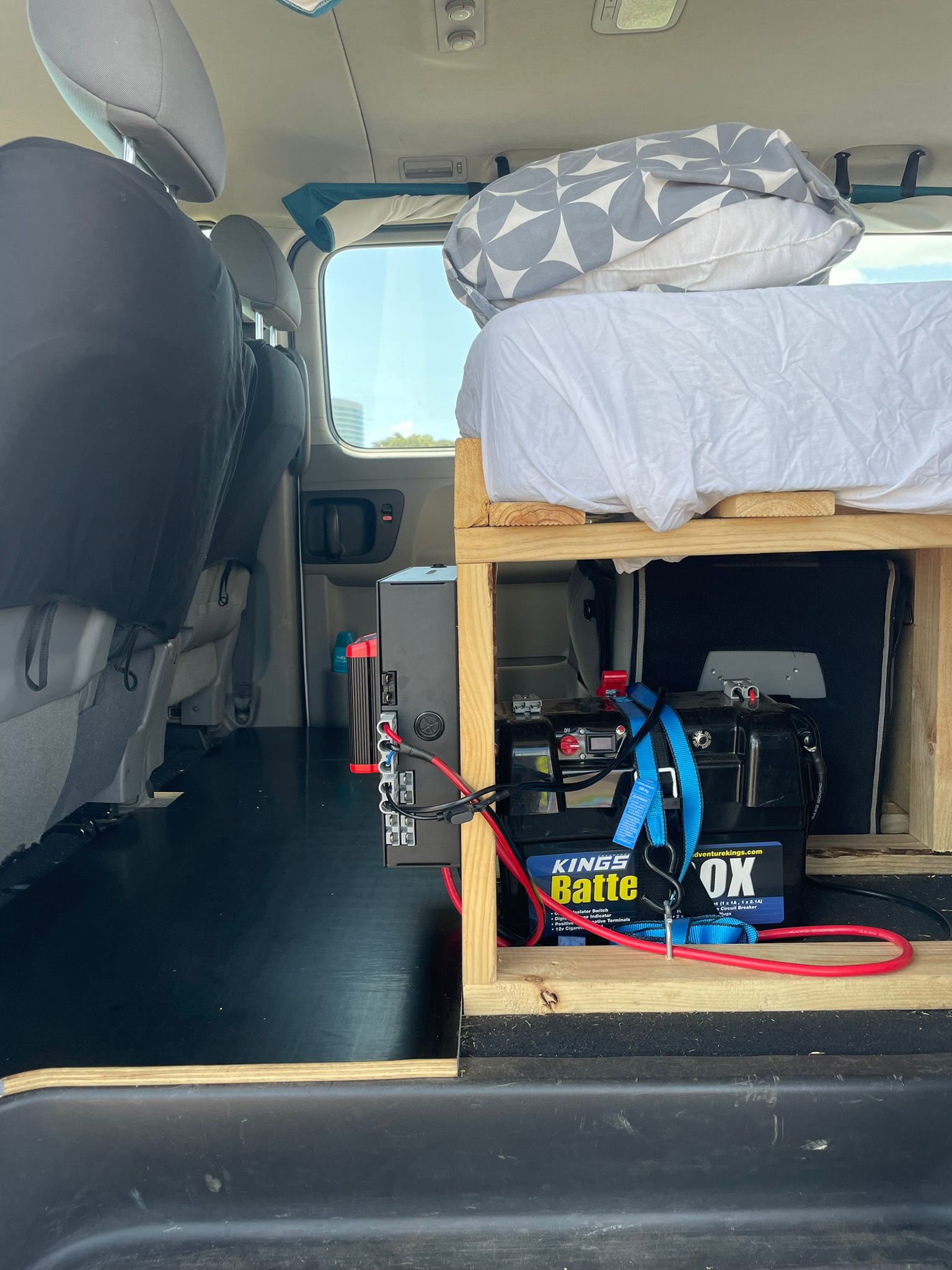 Hyundai imax 2008 | Adventure-Ready Van: Fully Equipped