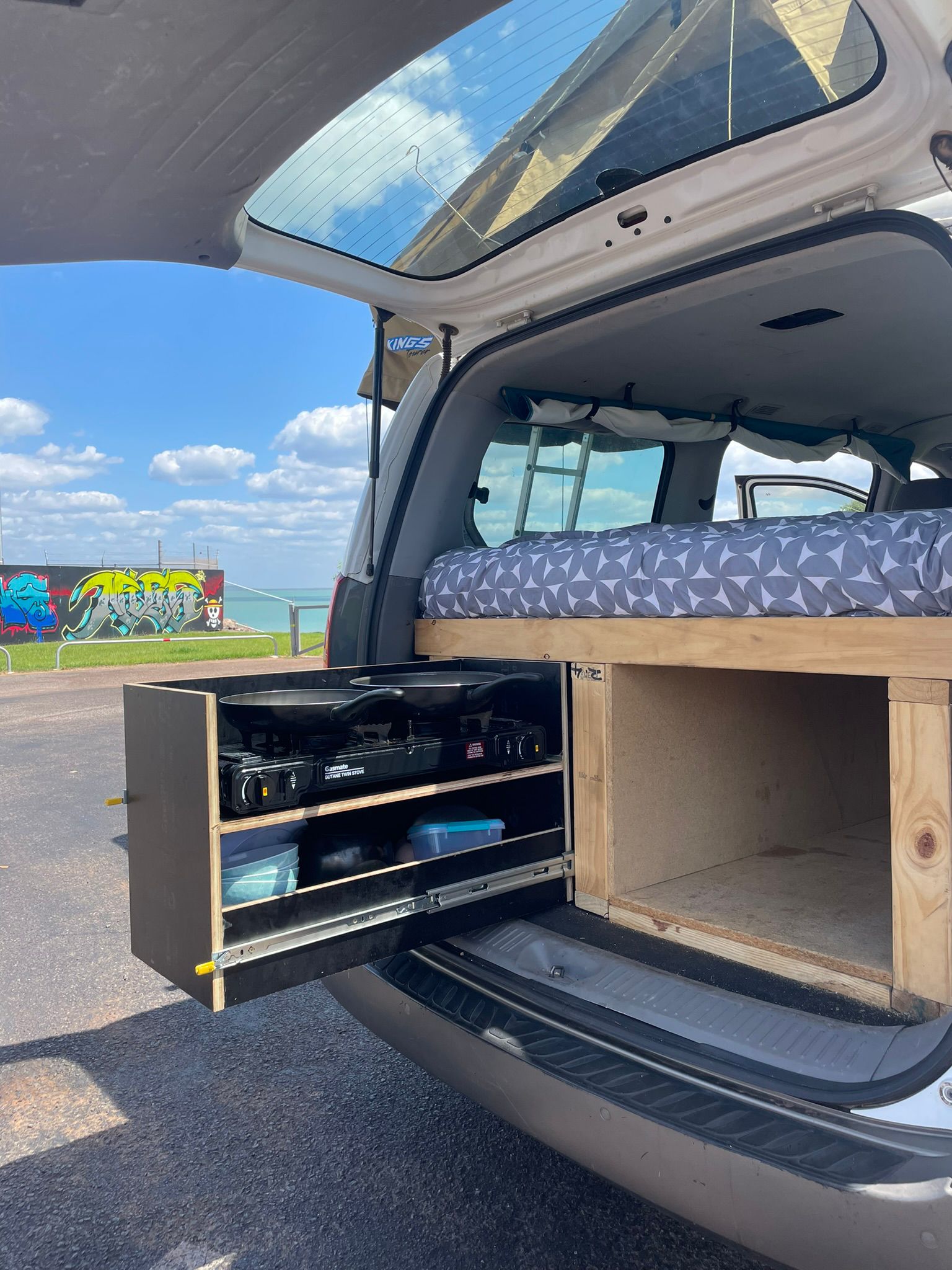Hyundai imax 2008 | Adventure-Ready Van: Fully Equipped