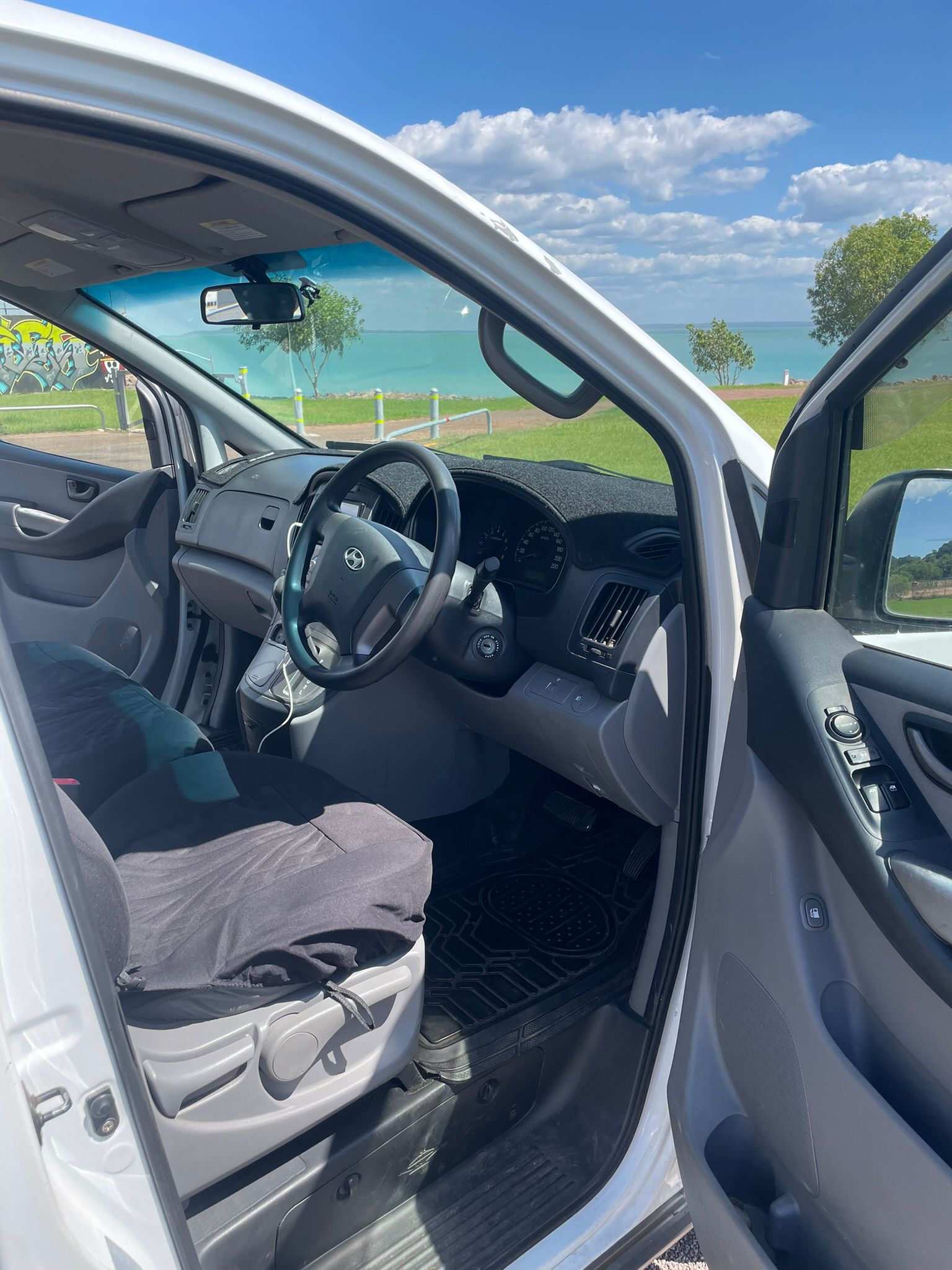 Hyundai imax 2008 | Adventure-Ready Van: Fully Equipped