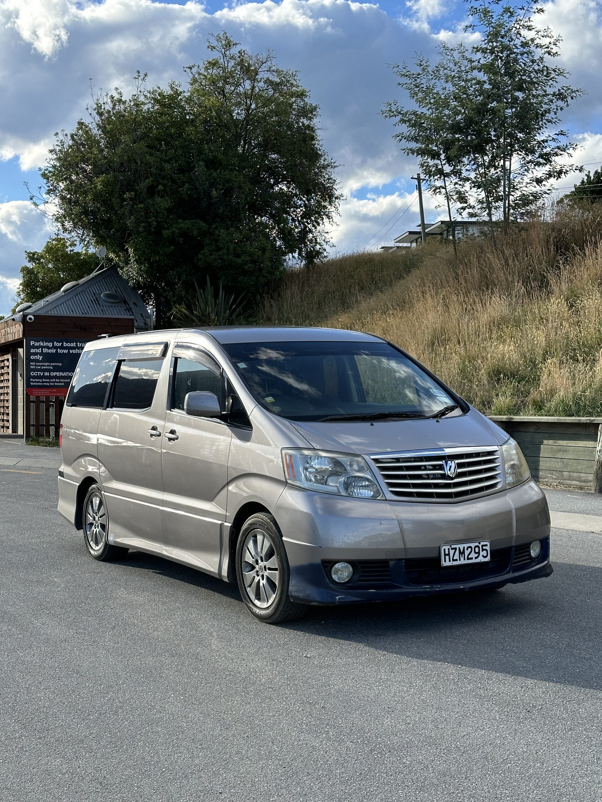 Toyota Alphard Campervan 2004