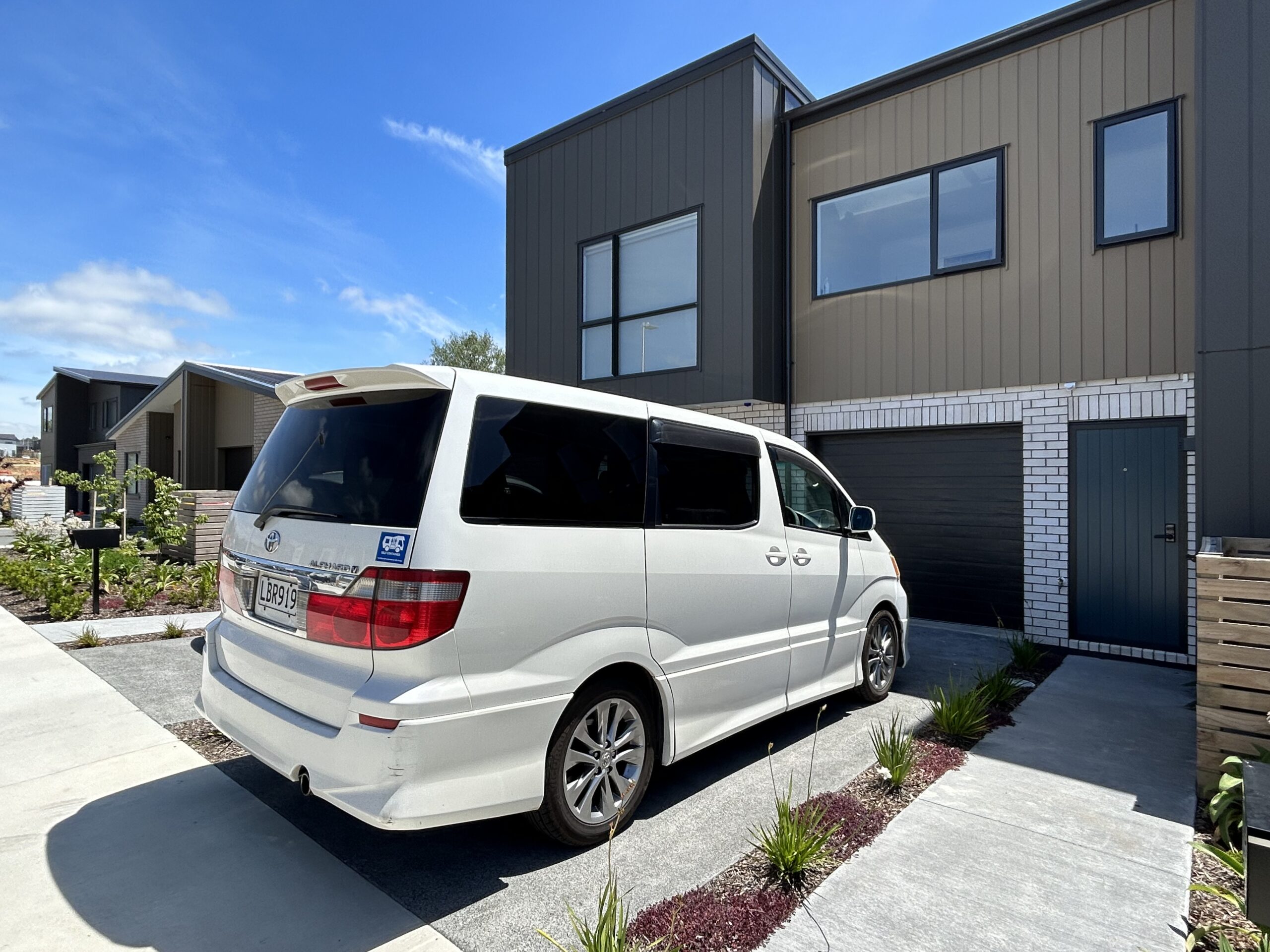 Toyota Alphard 2004