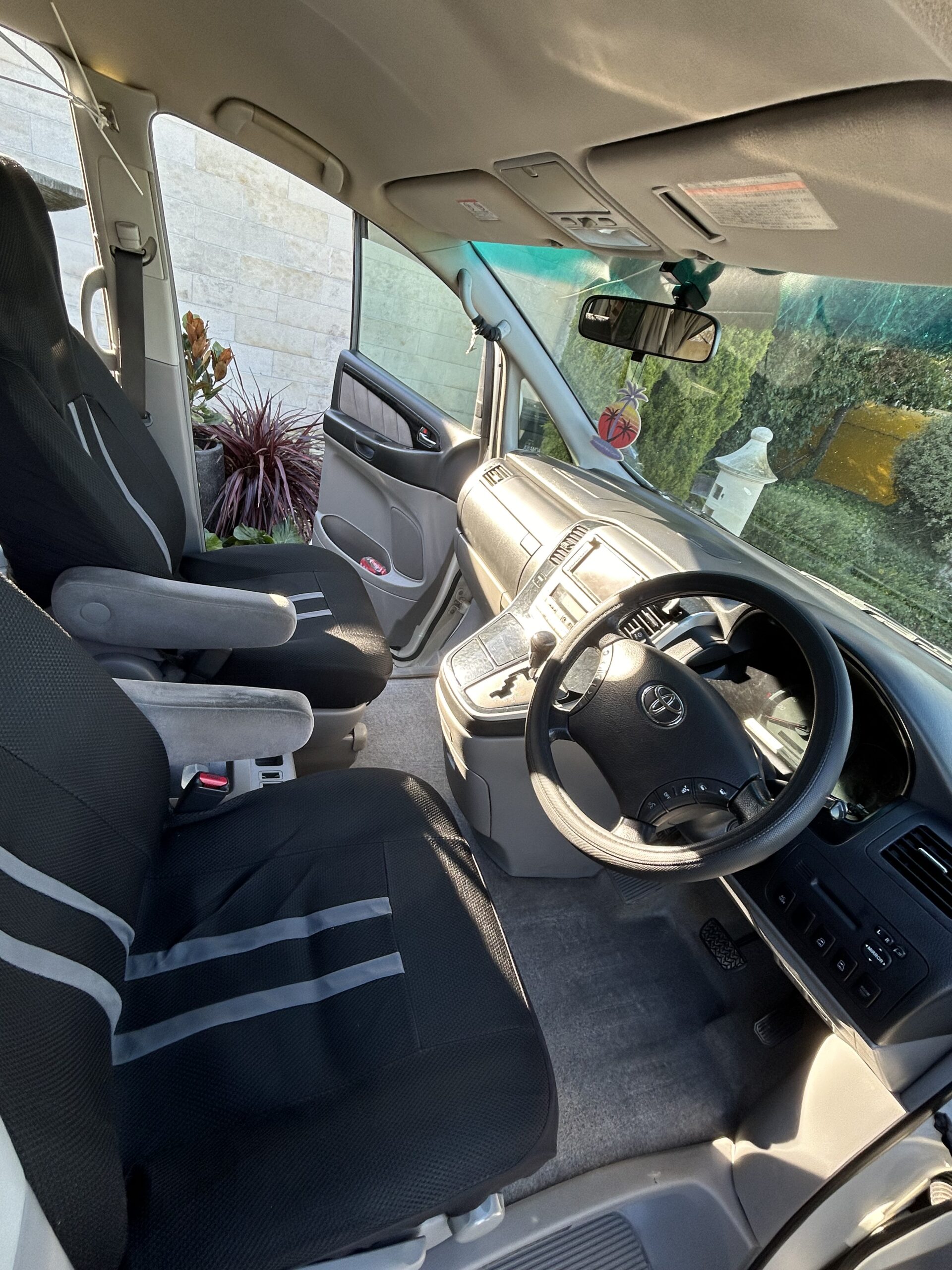 Toyota Alphard 2004