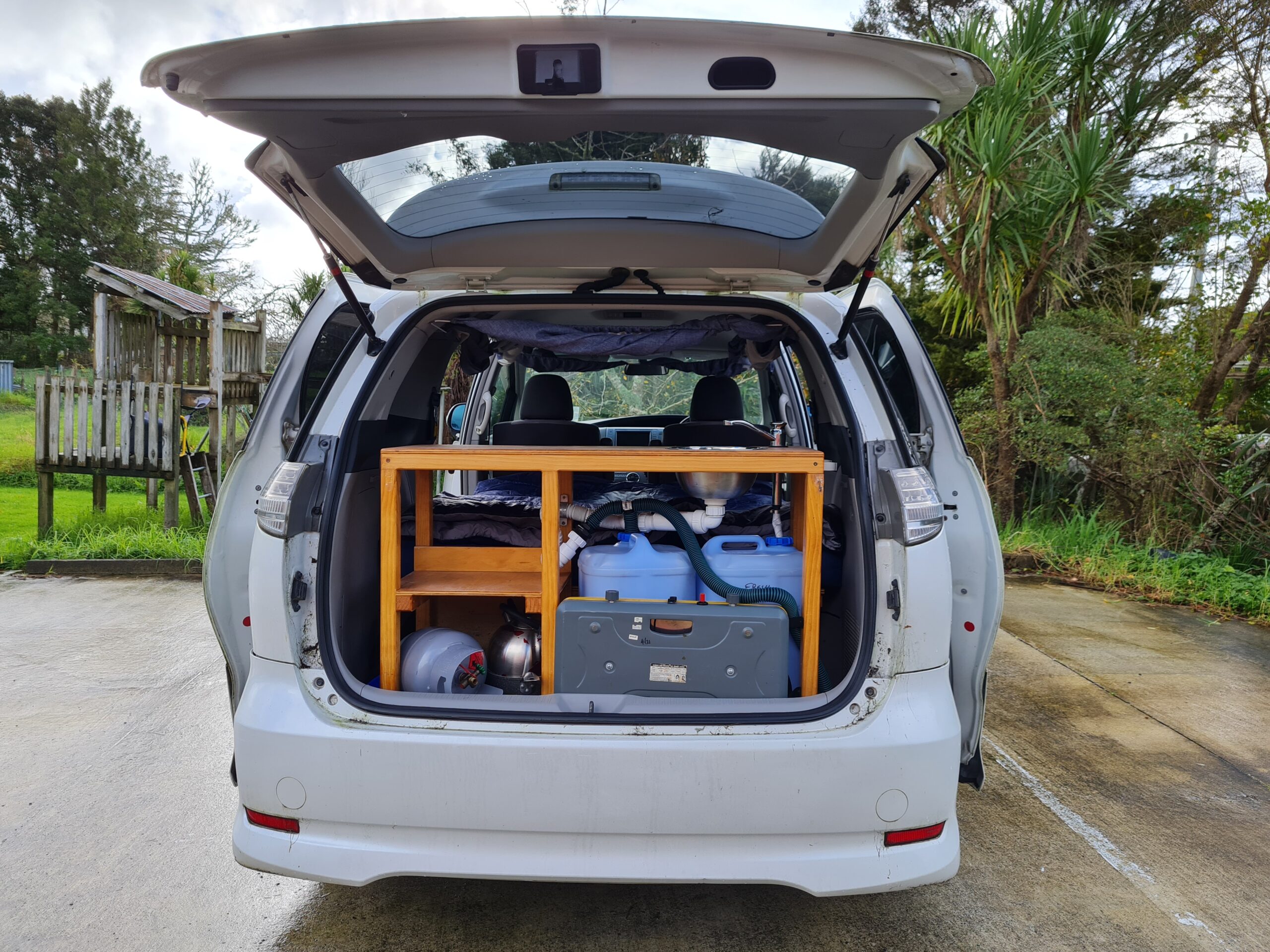 For sale: 2006 Toyota Estima 4WD