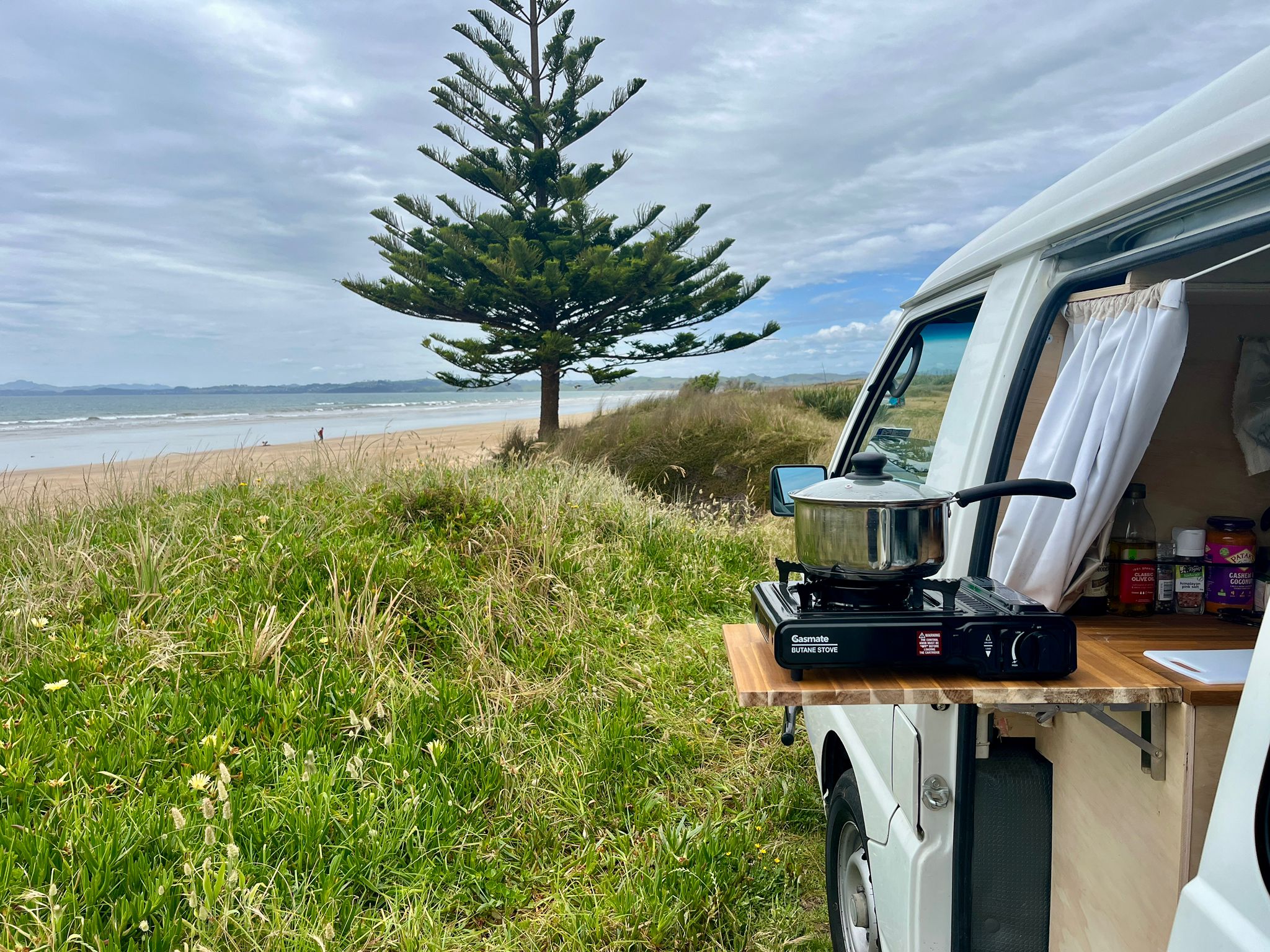 MITSUBISHI L300 LWB – 2014 – 132 000 KM – GREEN WARRANT