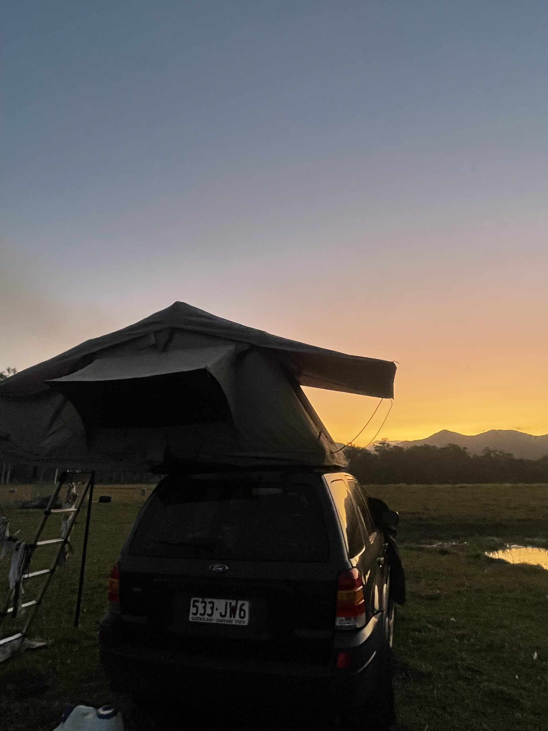 2004 Ford Escape XLS + full camping set up