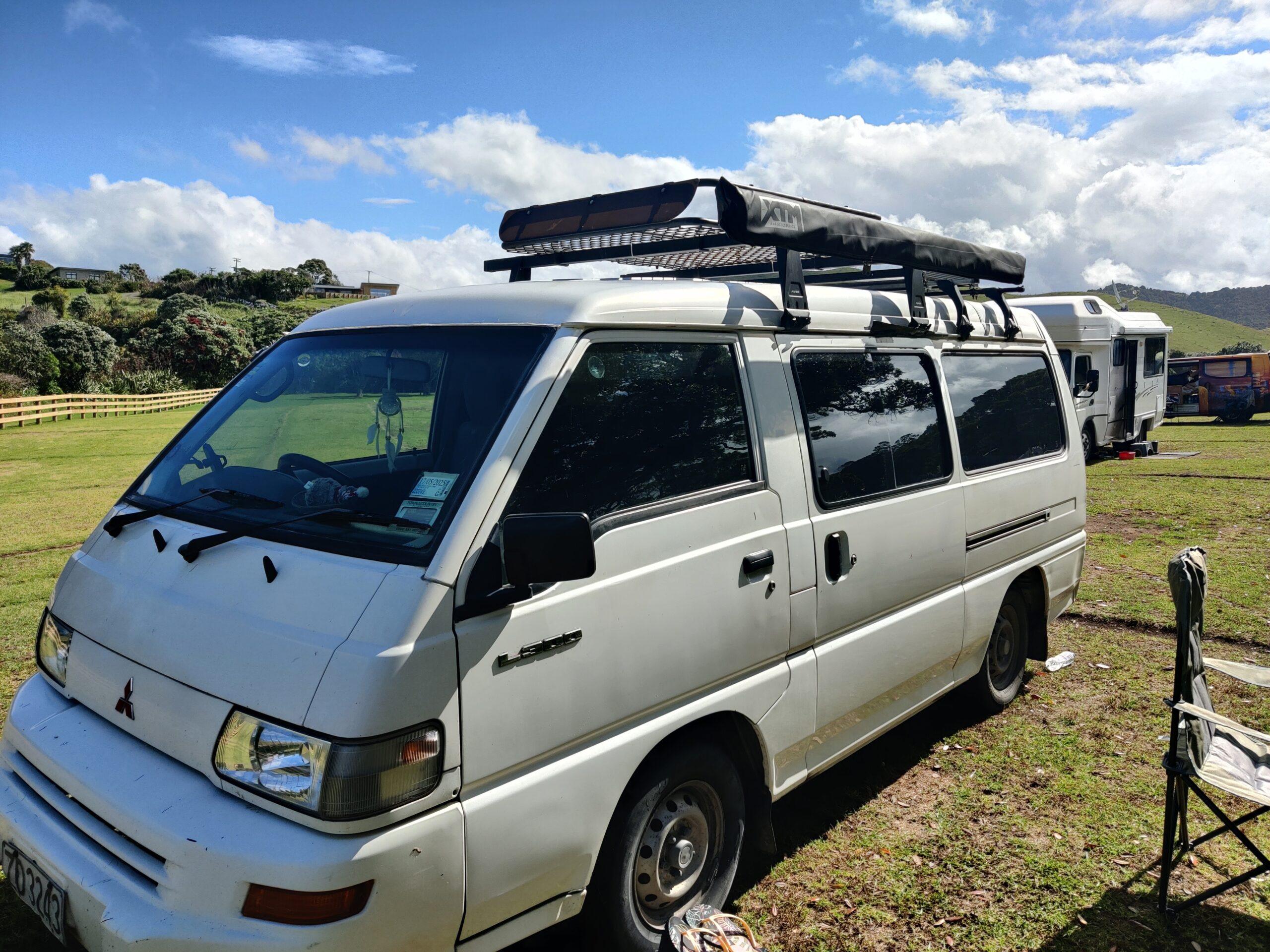 Mitsubishi L300 LWB mid roof 2000