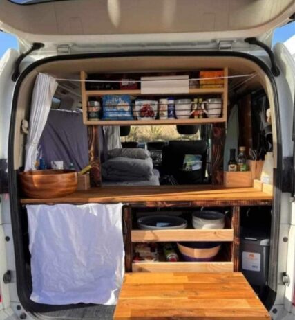 NISSAN ELGRAND 2005
