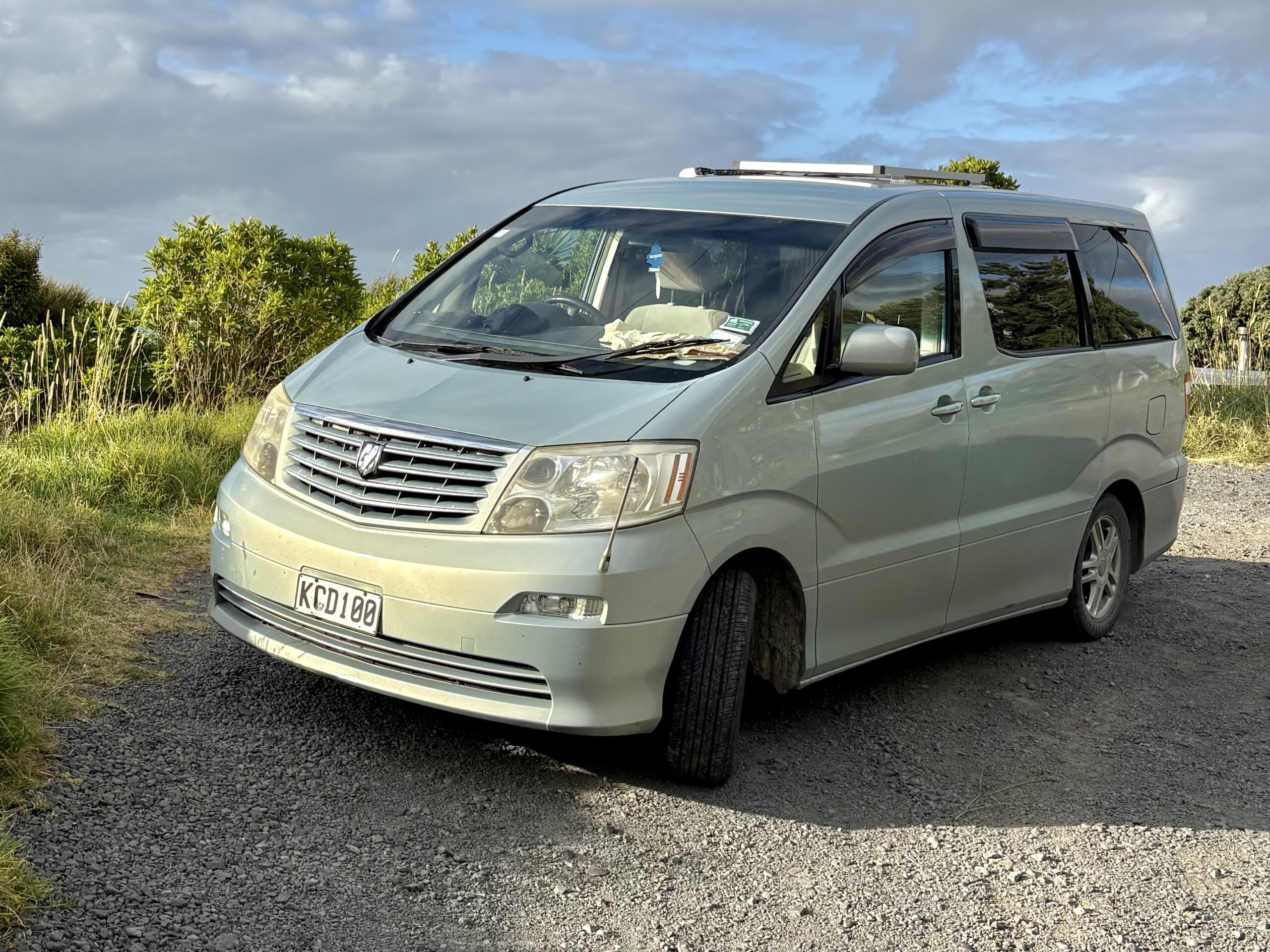 TOYOTA Alphard – fully equipped