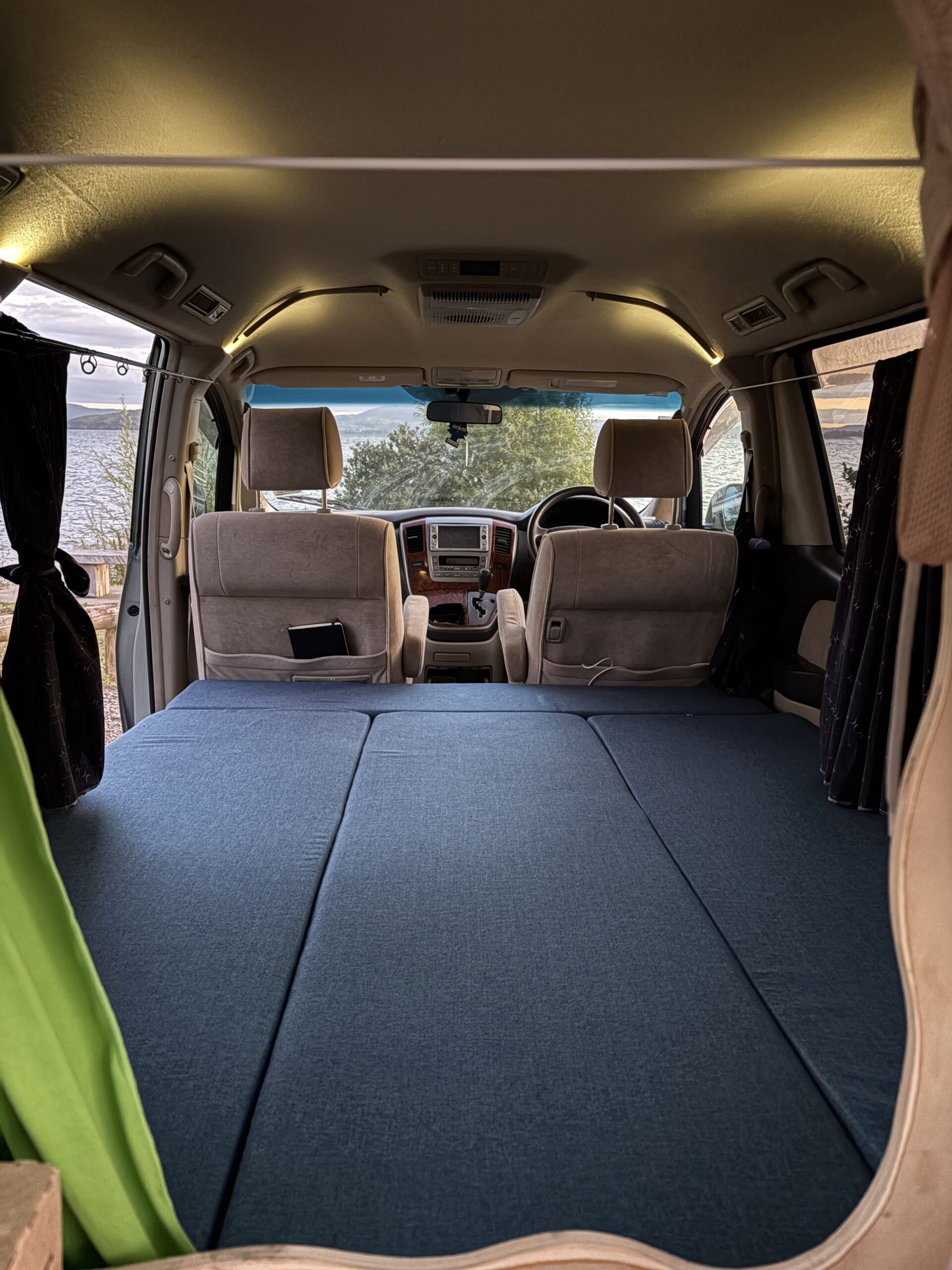 TOYOTA Alphard – fully equipped