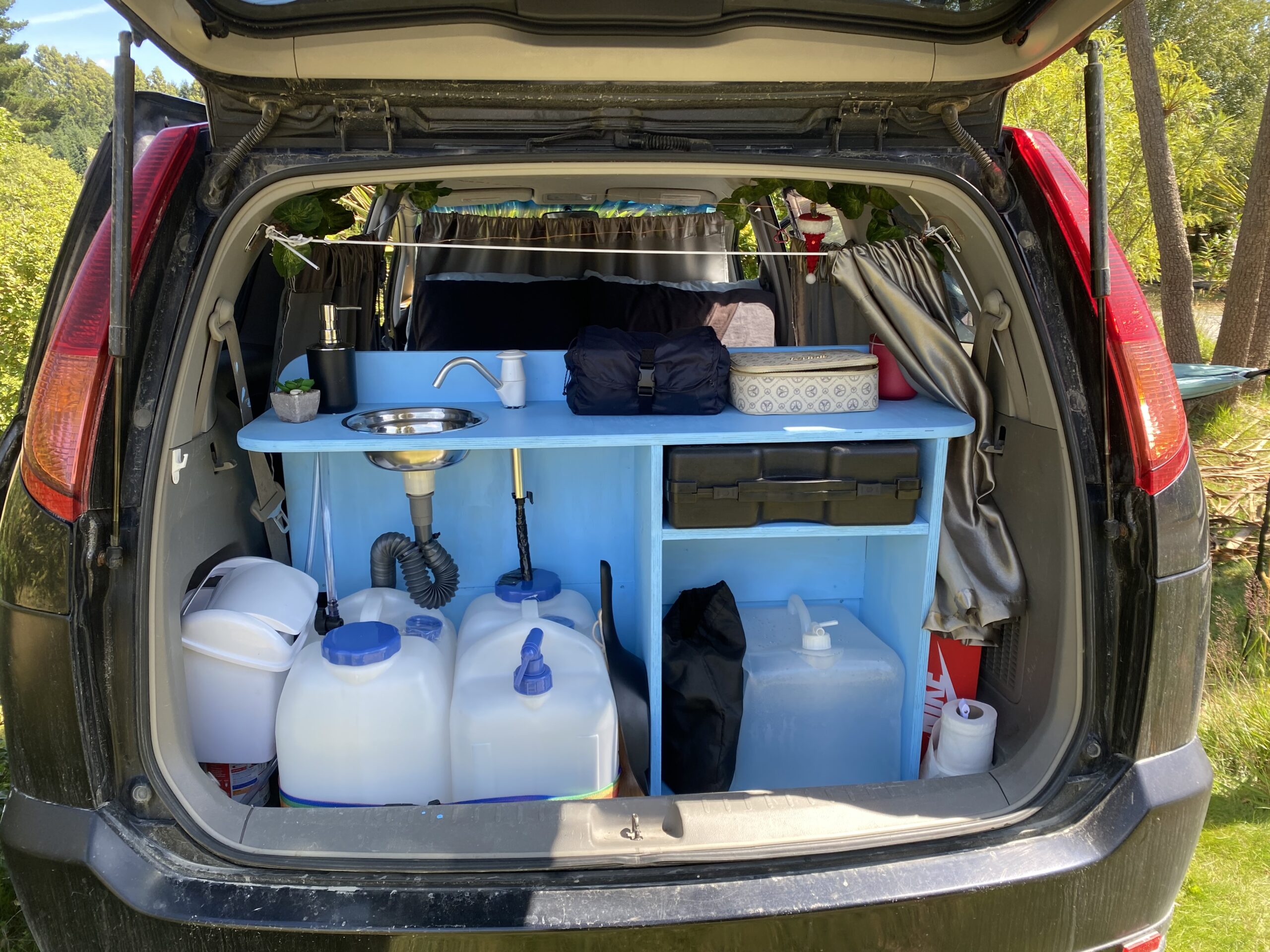 Nissan Pressage 2005 Campervan