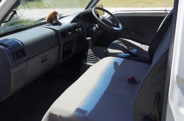 Mitsubishi L300 High Roof Green-Selfcontained Campervan
