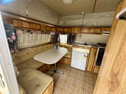 Jayco Pop Top caravan 1988 Original annex