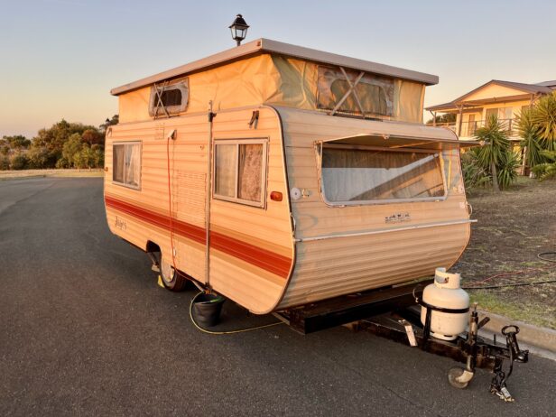 Jayco Pop Top caravan 1988 Original annex