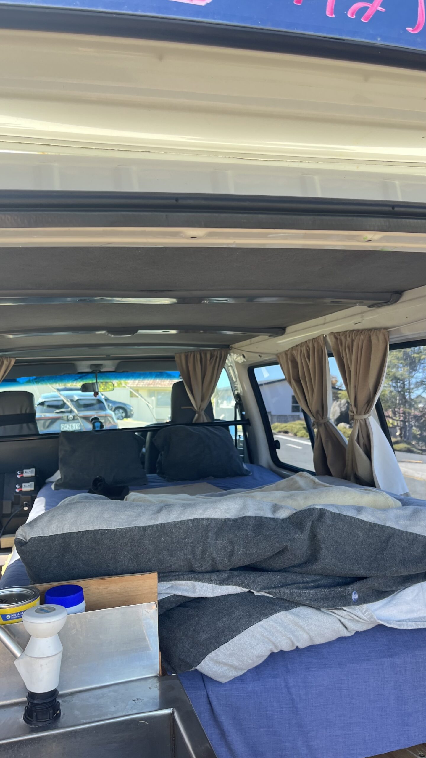 SELF CONTAINED MITSUBISHI L300