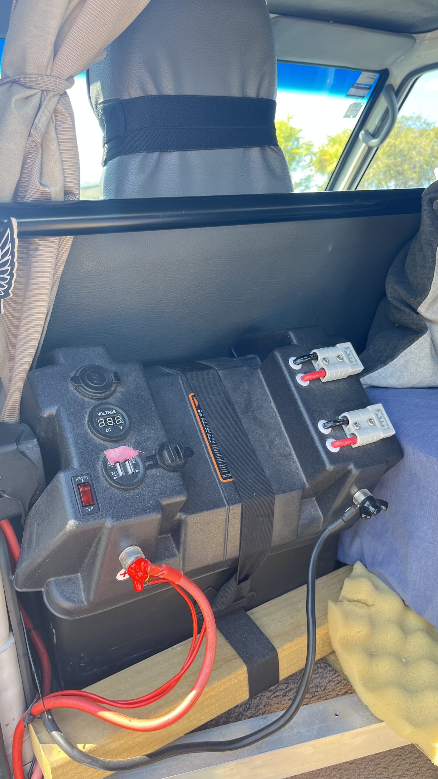 SELF CONTAINED MITSUBISHI L300