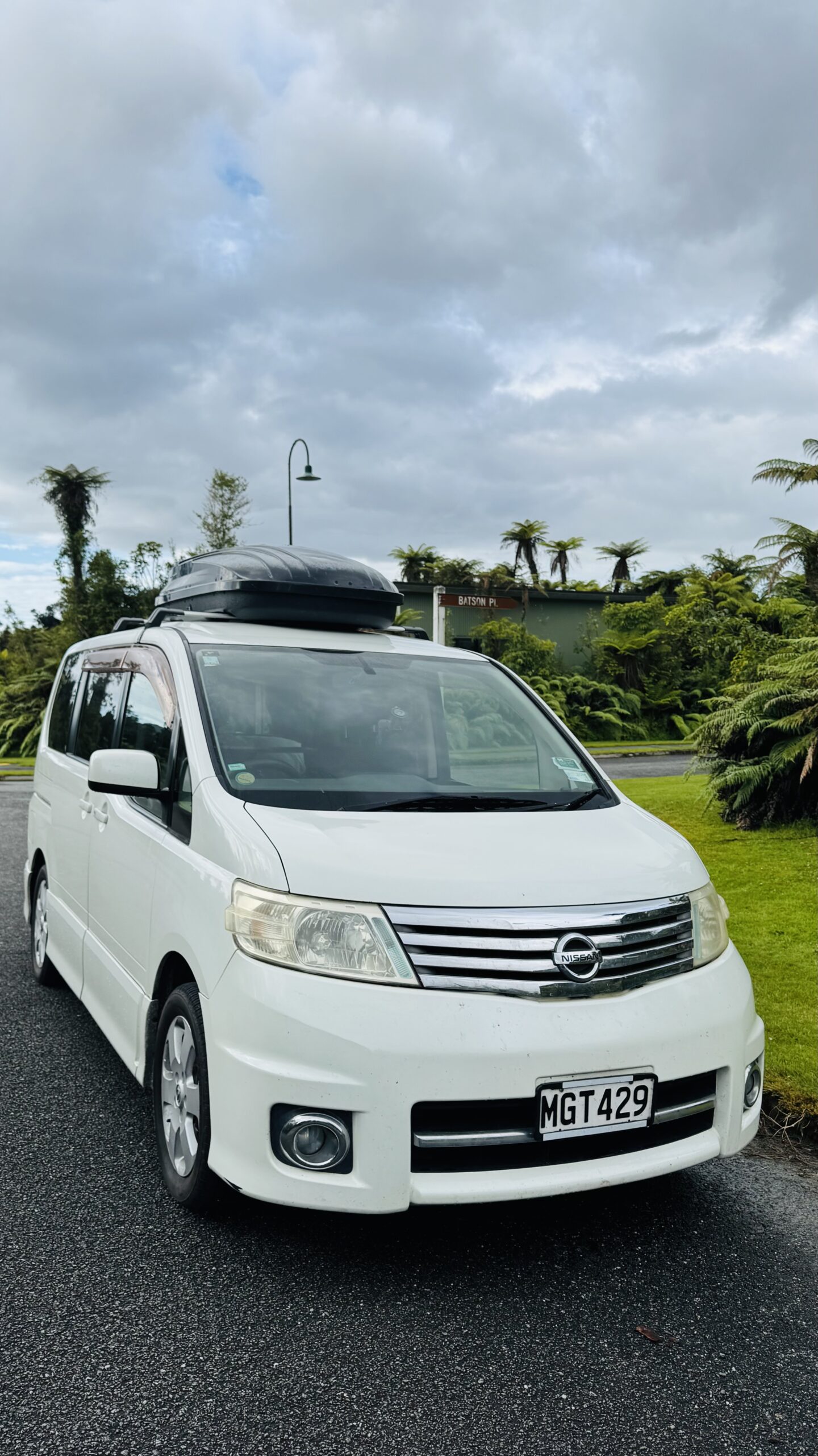 🚐 Nissan Serena 2007 – Self-Contained (Green Certified) – Ready to Go! 🌿