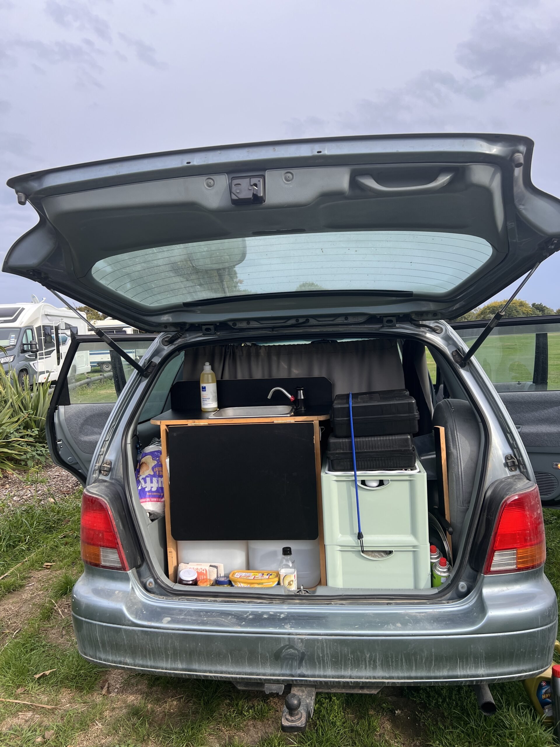 Selfcontained Honda Odyssey 1996