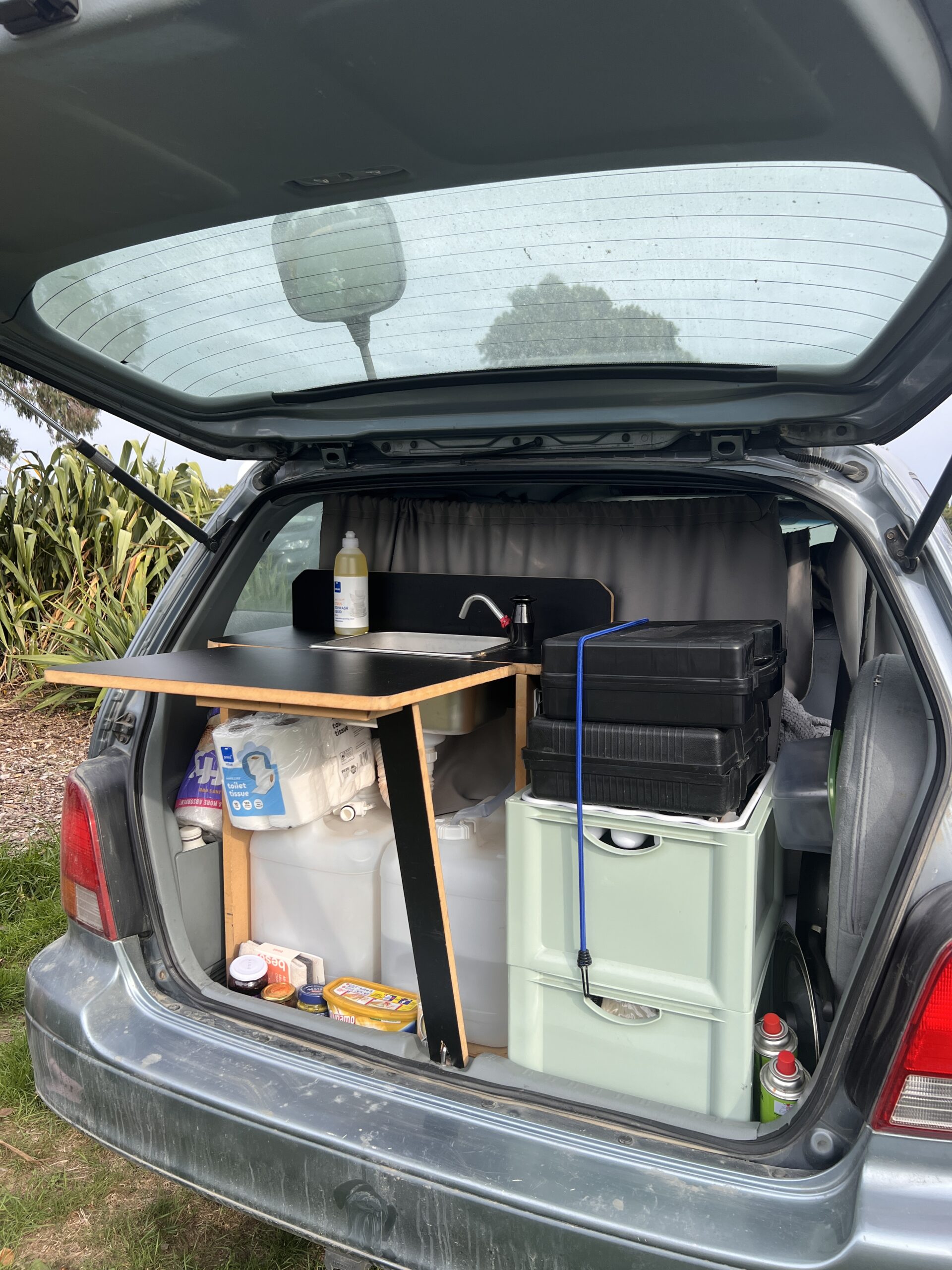 Selfcontained Honda Odyssey 1996