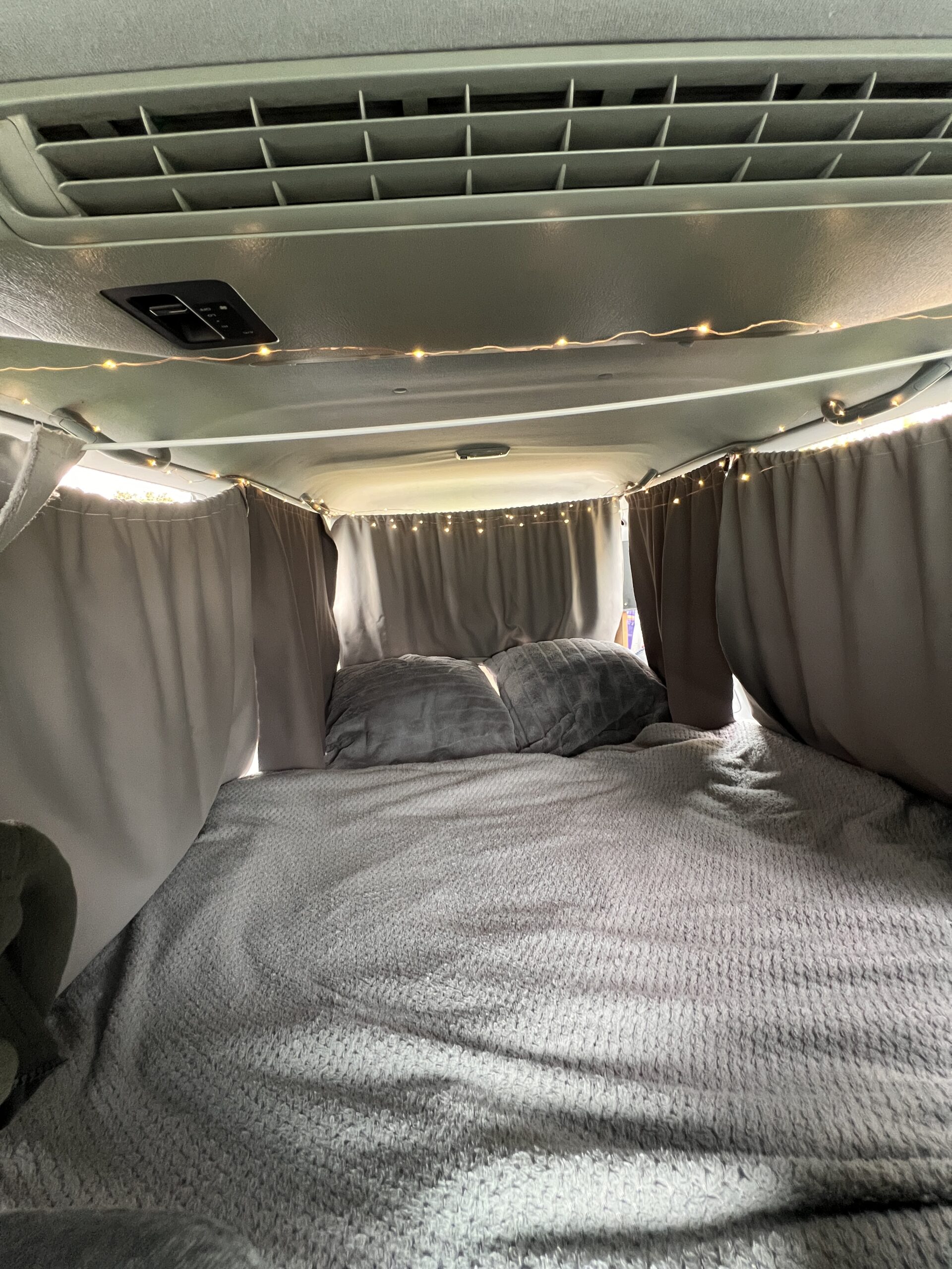 Selfcontained Honda Odyssey 1996