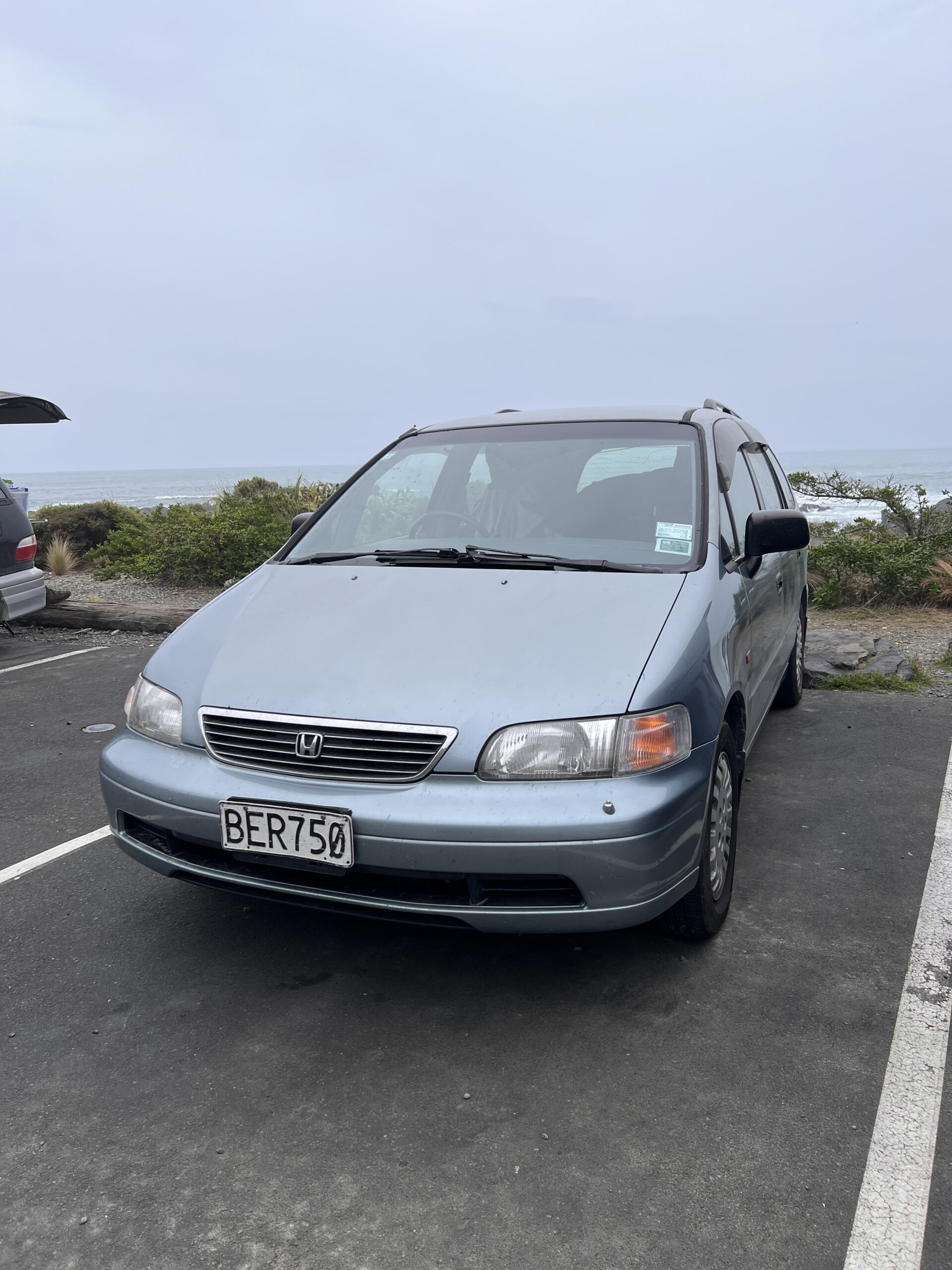Selfcontained Honda Odyssey 1996