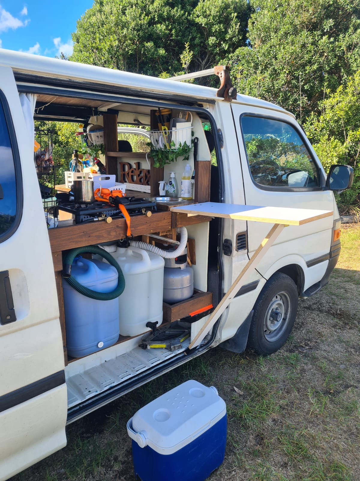 Toyota Hiace 1999 “Olive”