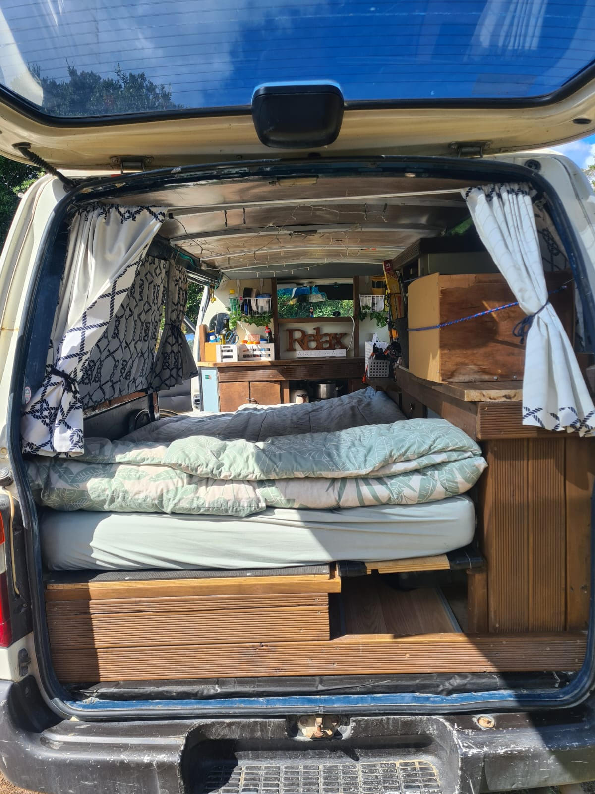Toyota Hiace 1999 “Olive”