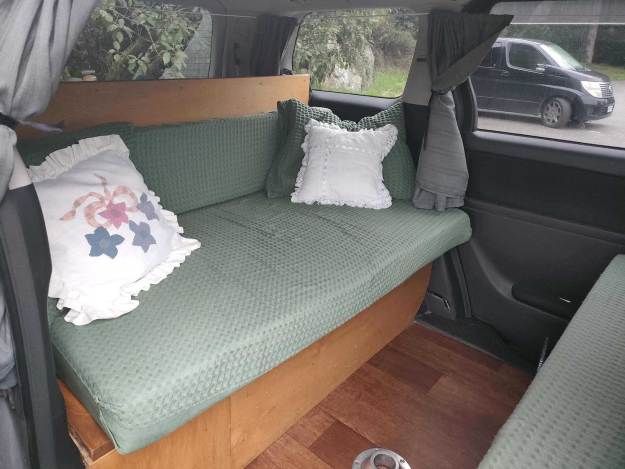 Self-contained Toyota Alphard 2008 for sale (Green certification)