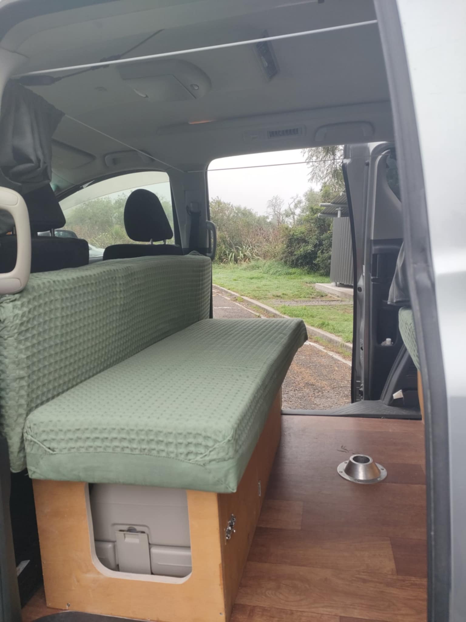 Self-contained Toyota Alphard 2008 for sale (Green certification)