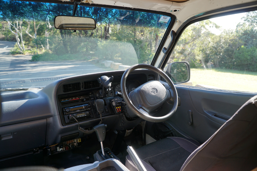 FULLY EQUIPPED AUTOMATIC 2002 TOYOTA HIACE