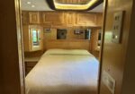 2004 Foretravel U295