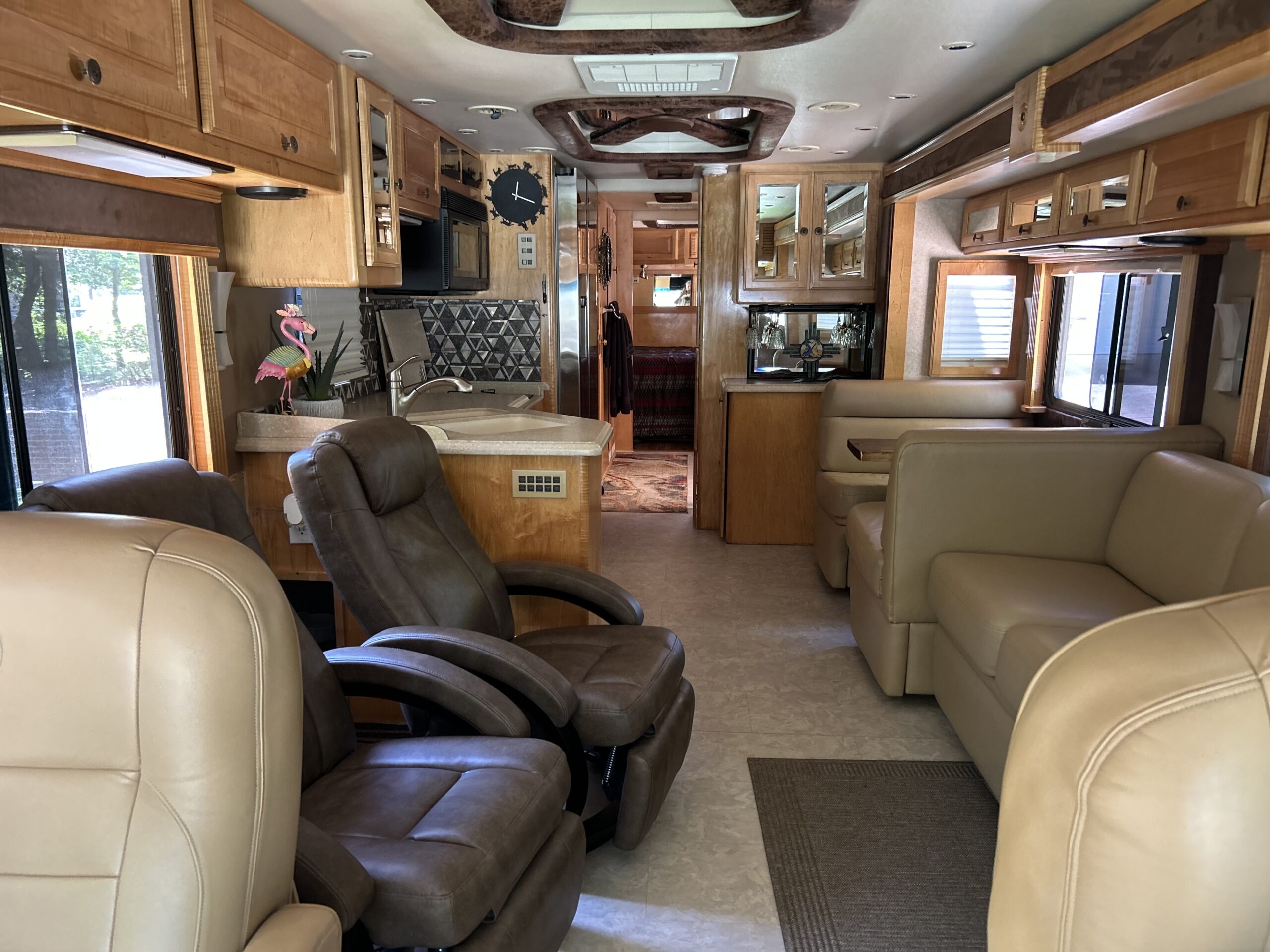 2004 Foretravel U295