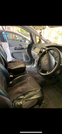 05 Toyota Estima