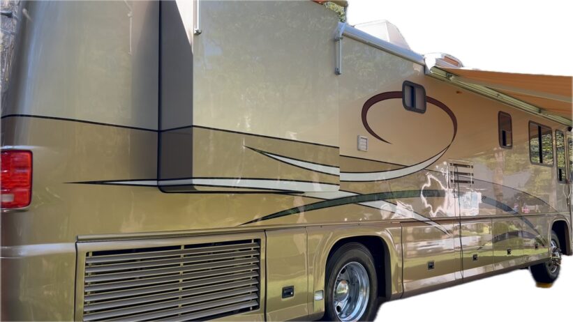 2004 Foretravel U295