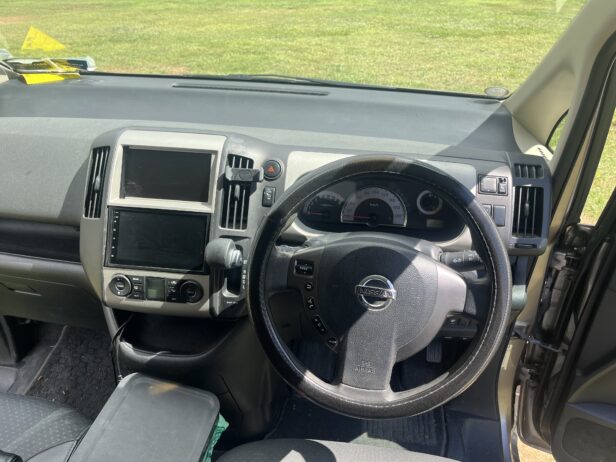 Nissan Serena 2005