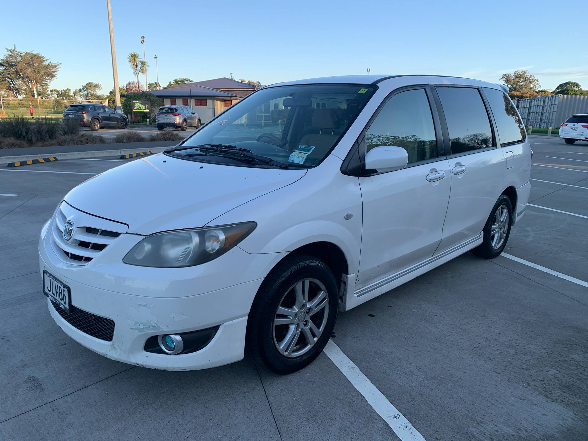 Mazda MPV 2004 Self-Contained