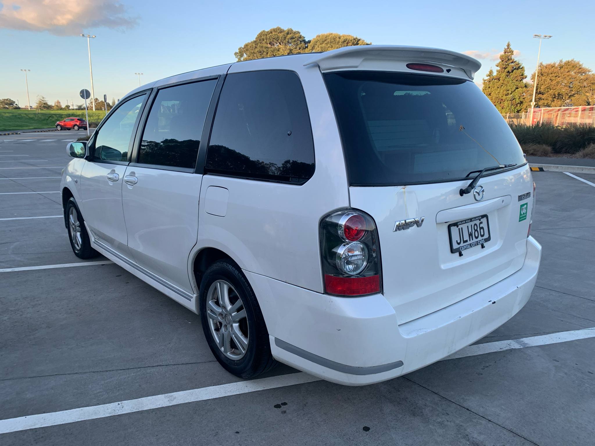 Mazda MPV 2004 Self-Contained