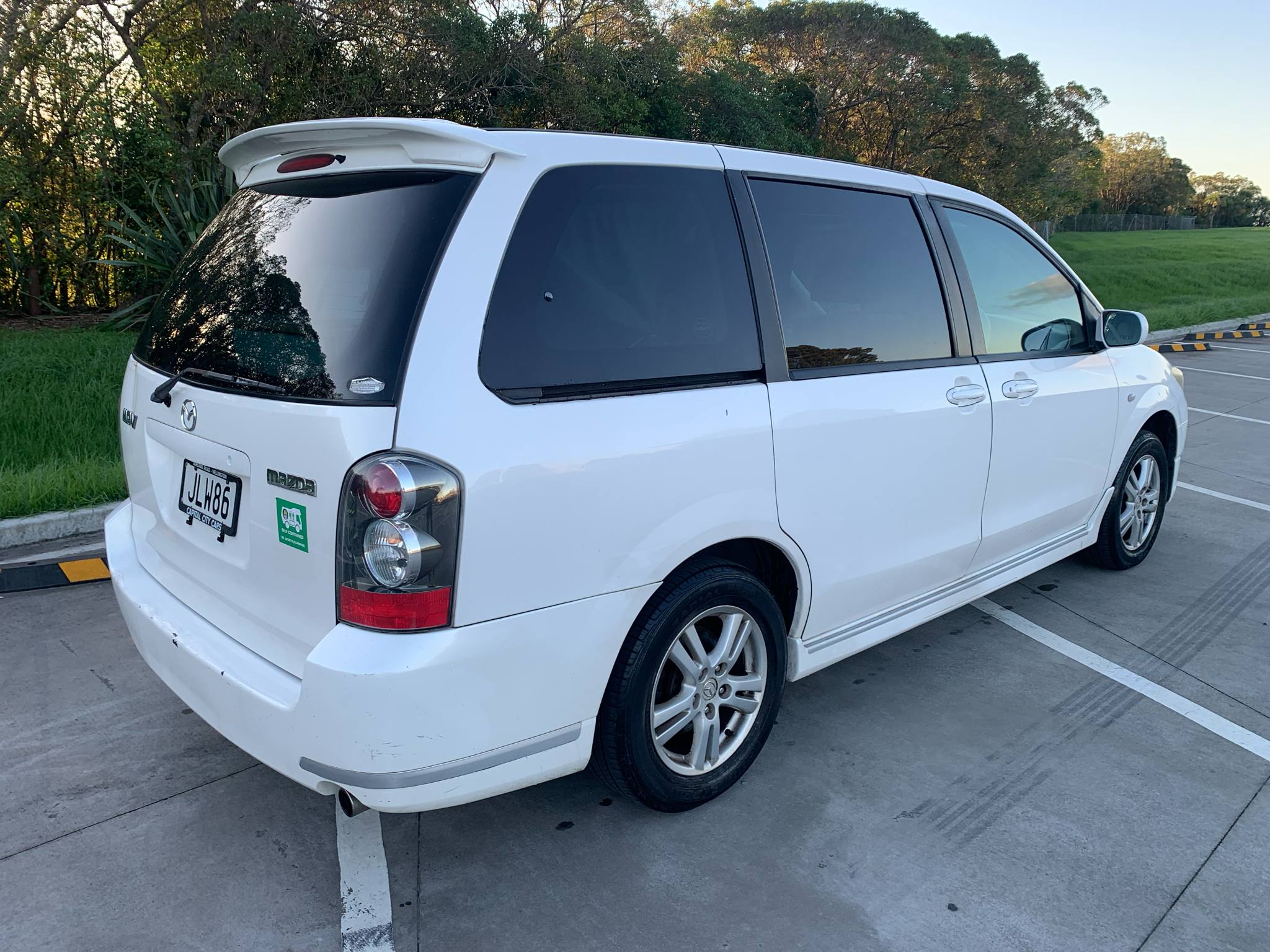 Mazda MPV 2004 Self-Contained
